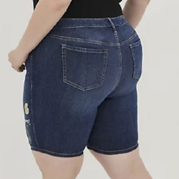 Torrid Disney Ursula Boyfriend Bermuda Jean Shorts 16 - Picture 2 of 9